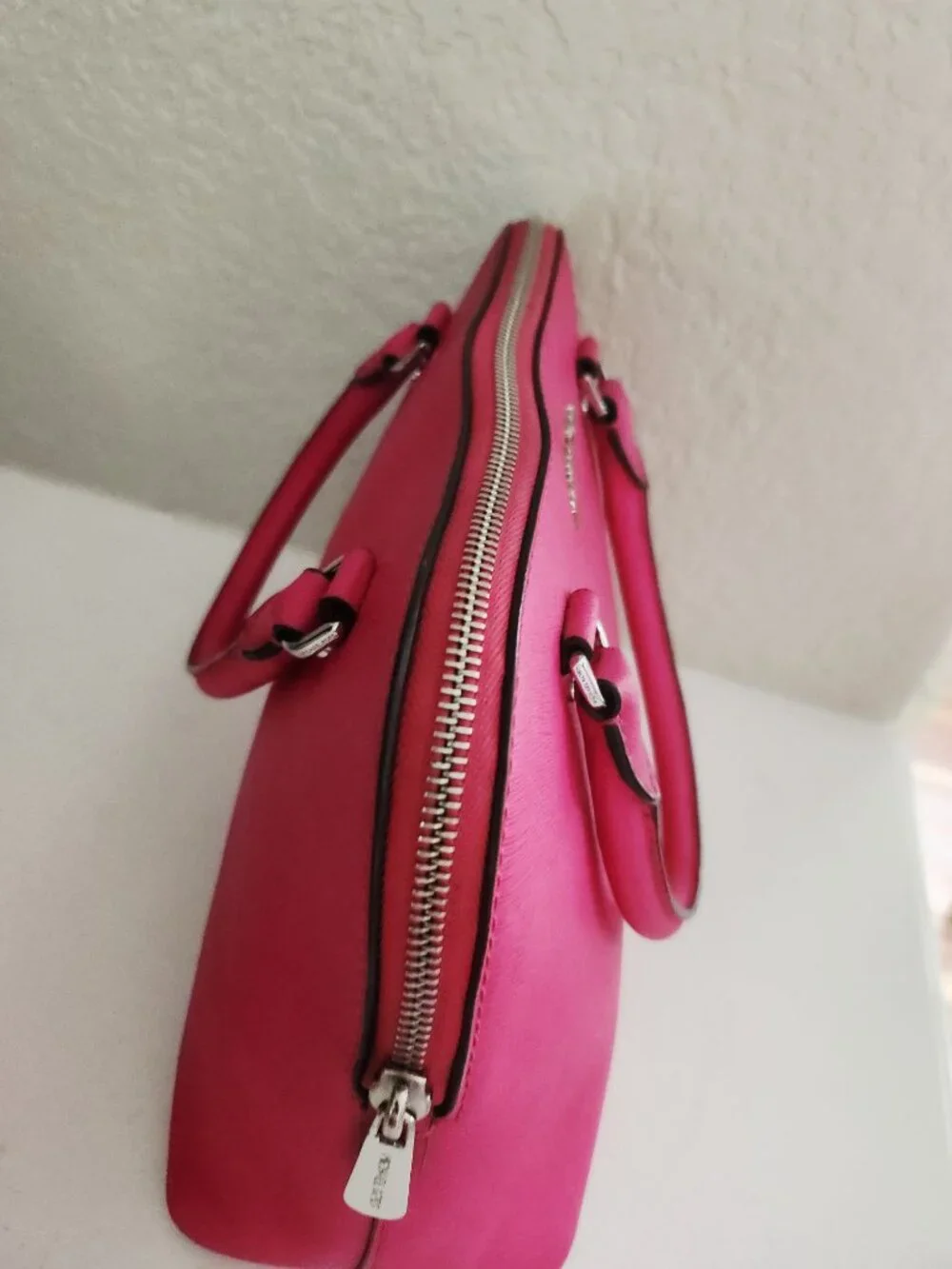 Euc Michael Kors Fushia Leather Shoulder Bag Purse